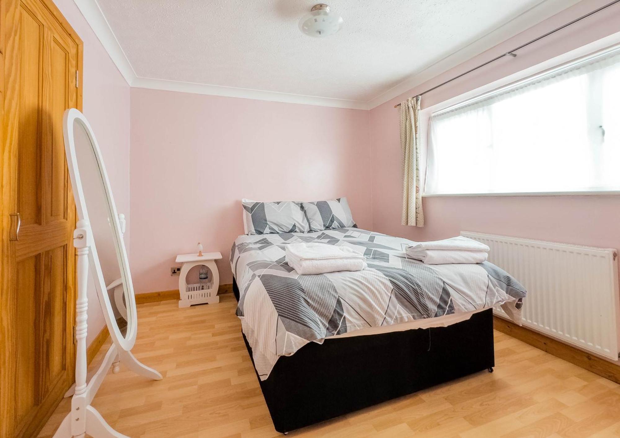 Morden Holiday home *